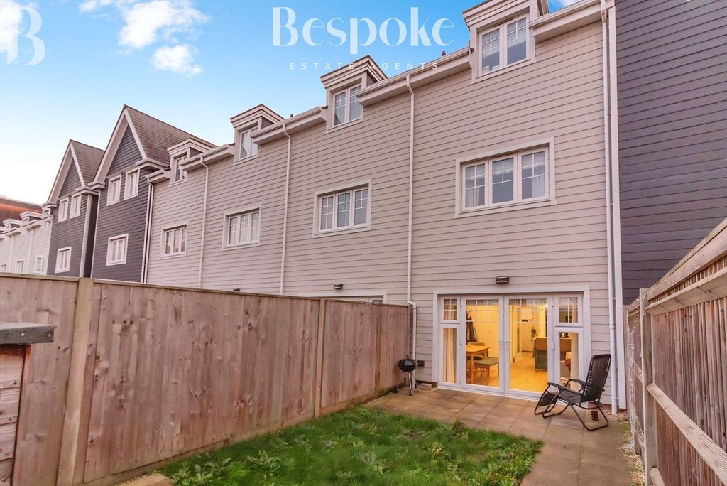 Additional image 22 of 4 bed terraced house for saleSunapee Road, Reading RG2