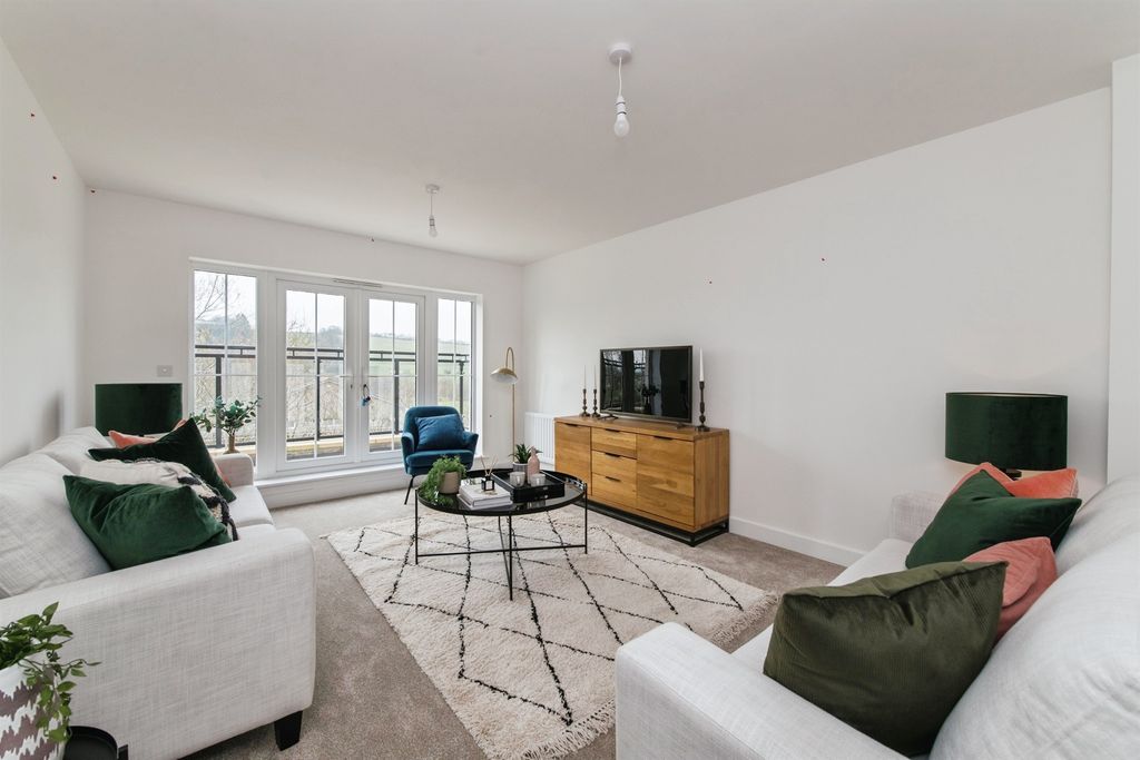4 bed detached house for saleCovert Close, Axminster EX13 photo 3