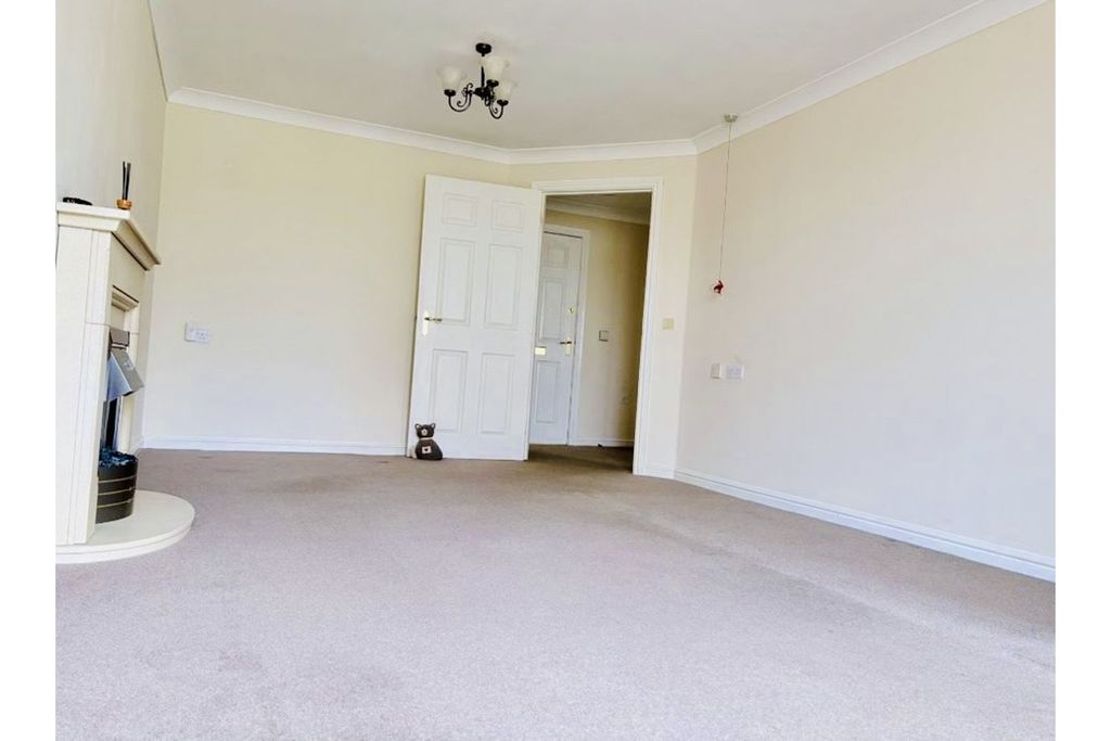 Additional image 9 of 1 bed property for sale20 Alexandra Road, Gorseinon SA4