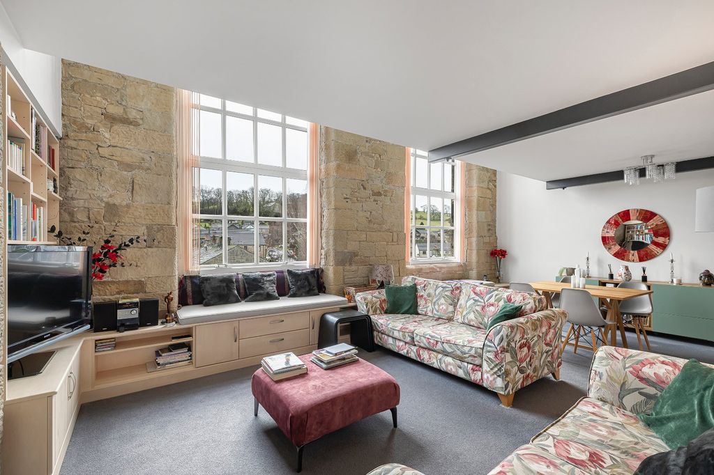 3 bed flat for saleWest Road, Carleton, Skipton, North Yorkshire BD23 photo 2