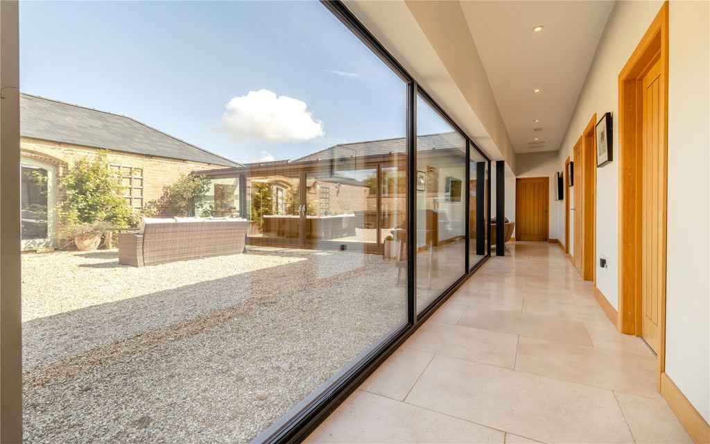 Additional image 12 of 4 bed bungalow for saleThe Barn, Hunters Yard, Horncastle Road, Caistor, Market Rasen LN7
