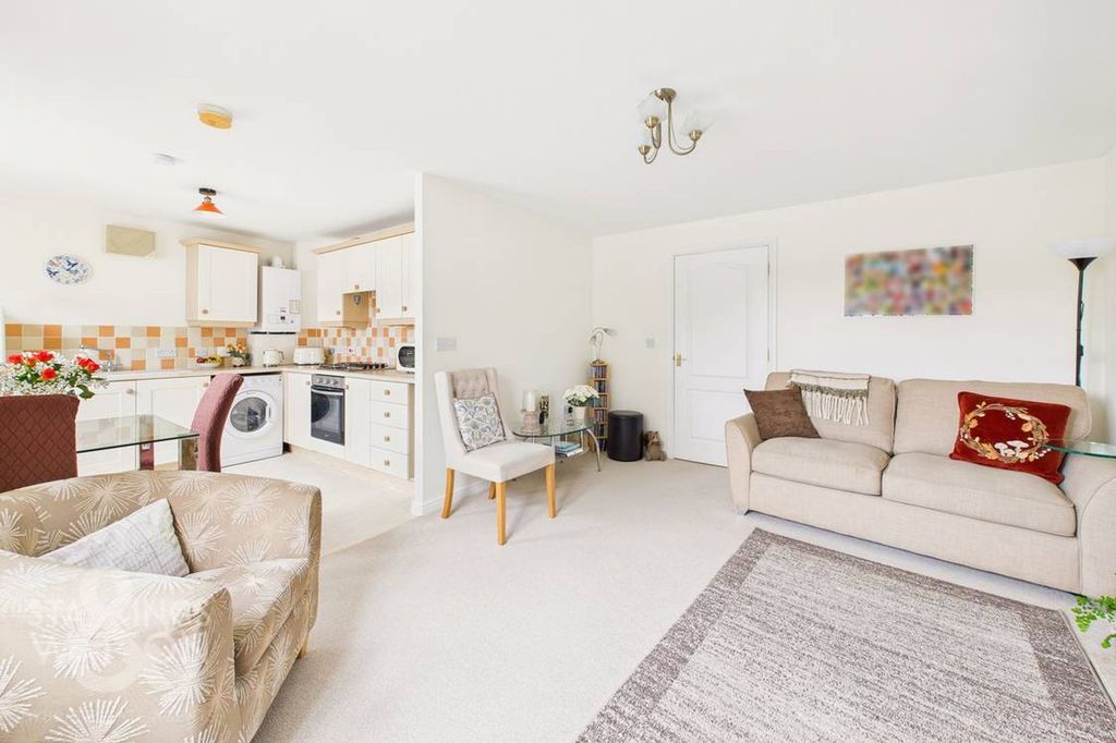 2 bed flat for saleHolly Blue Road, Wymondham, Norwich NR18