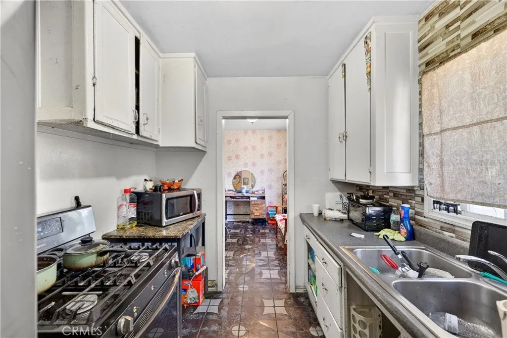 Additional image 33 of 705 S Thorson Avenue, Compton, CA 90221