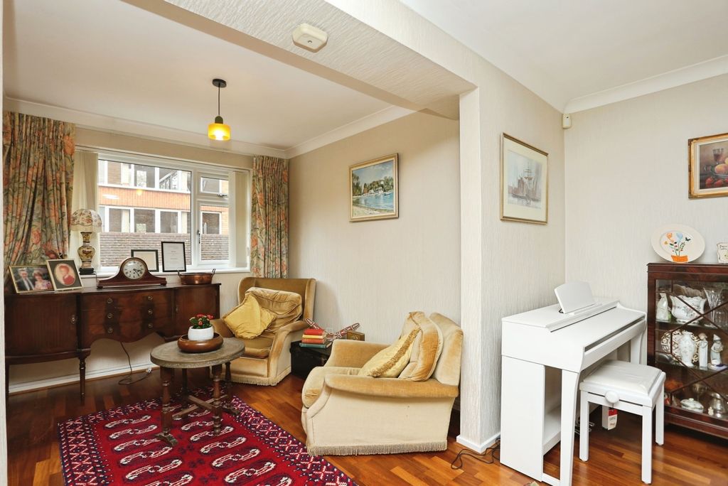 Additional image 5 of 3 bed flat for saleCourt Downs Road, Beckenham BR3