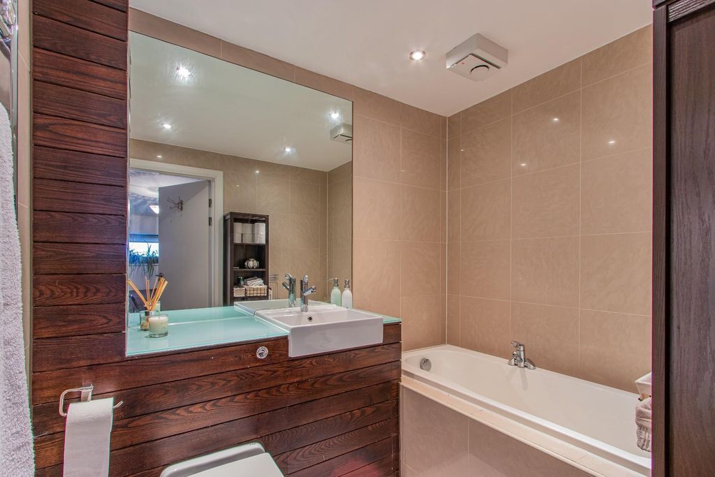 Additional image 10 of 2 bed flat for saleGwynt Mews, Cathedral Road, Pontcanna, Cardiff CF11