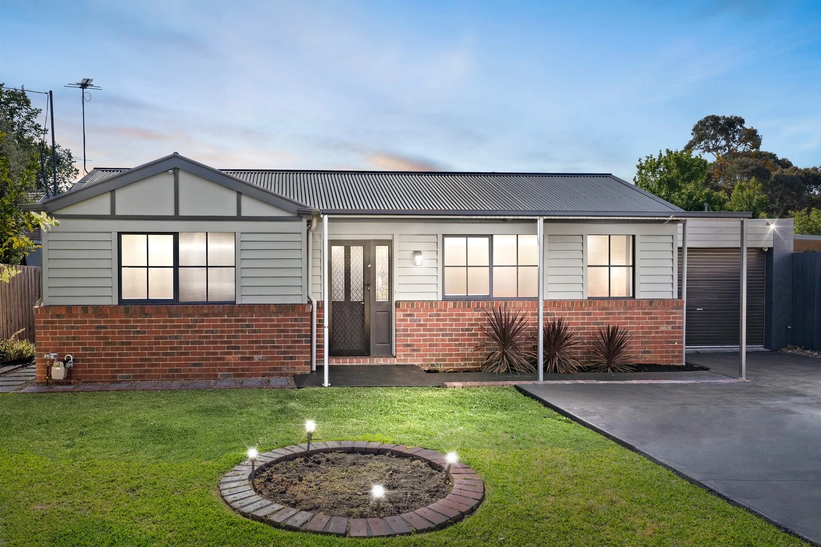 8 Barclay Court, Mulgrave VIC 3170
