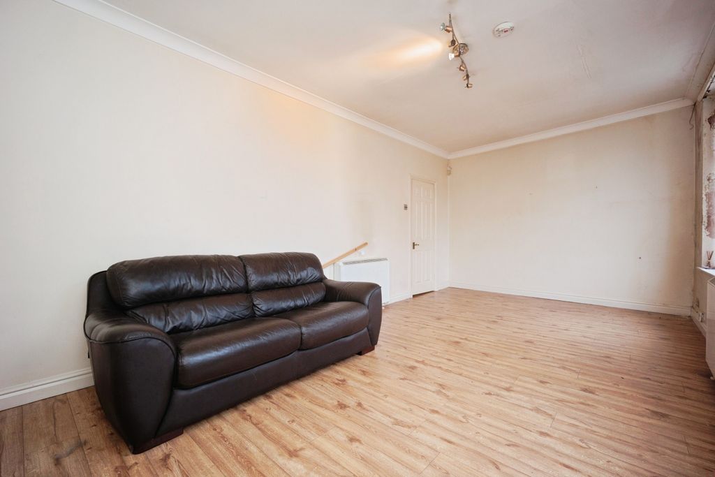 Additional image 7 of 2 bed flat for saleHigh Street, Stalybridge SK15