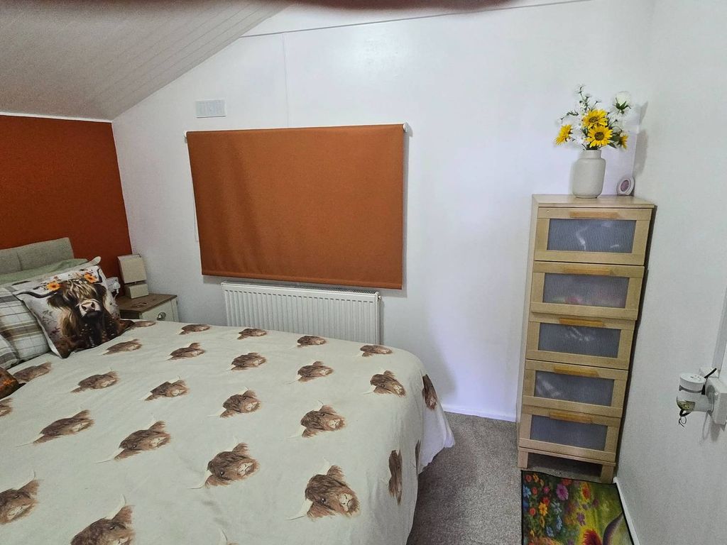2 bed lodge for saleLlandderfel, Bala LL23 photo 5