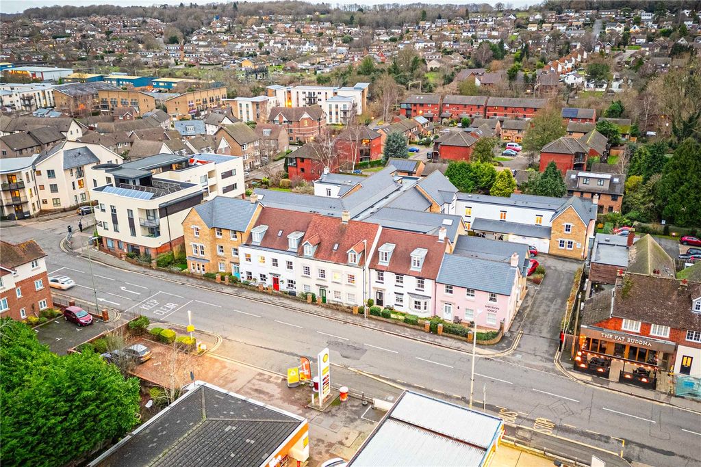 Additional image 19 of 2 bed flat for saleHigh Street, Berkhamsted, Hertfordshire HP4