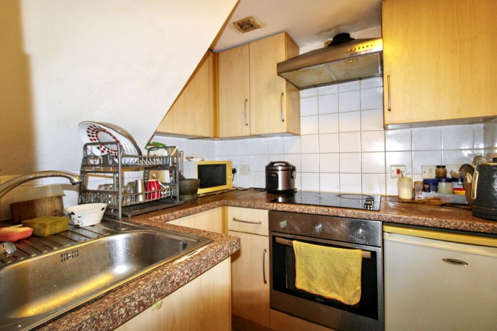 Additional image 25 of 6 bed property for saleUnion Street, Aldershot, Hampshire GU11