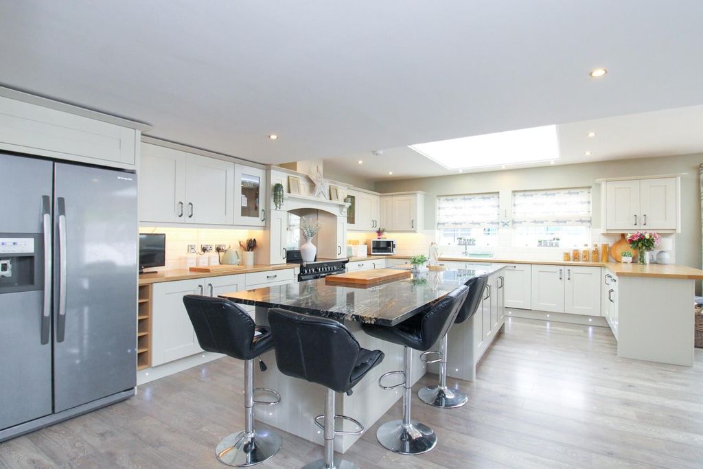 Additional image 2 of 5 bed detached house for saleChurch Wynd, Burneston, North Yorkshire DL8