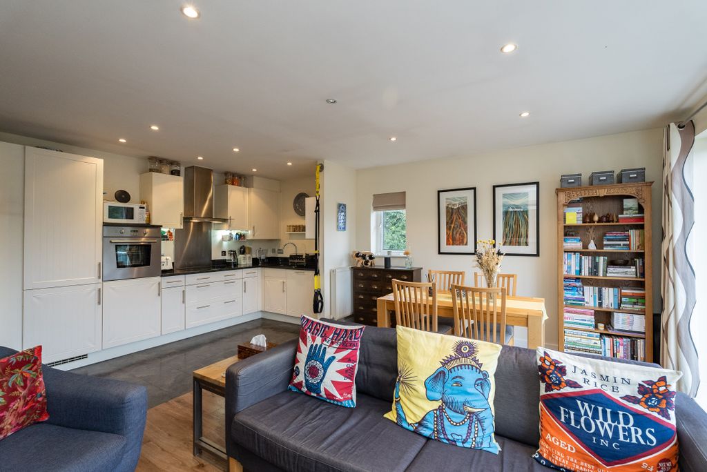 Additional image 11 of 2 bed flat for saleHill View, Dorking RH4