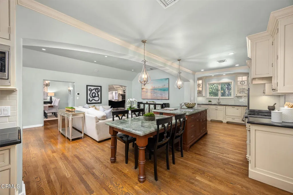 Additional image 95 of 555 Meadow Grove Street, La Canada Flintridge, CA 91011