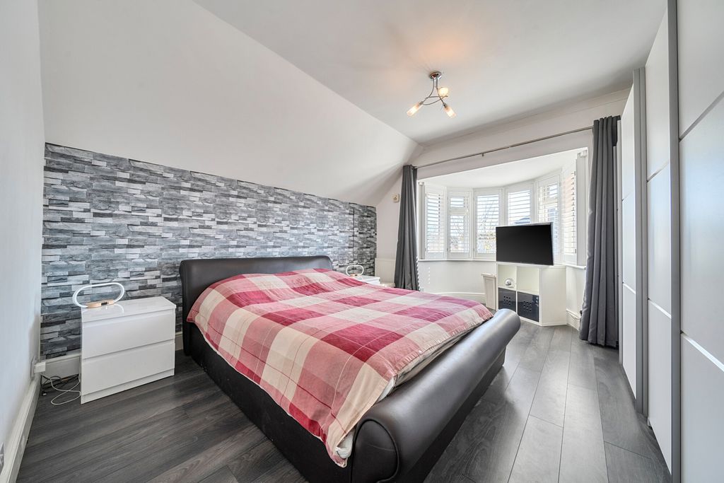 Additional image 5 of 4 bed semi-detached house for saleGlynde Road, Bexleyheath DA7