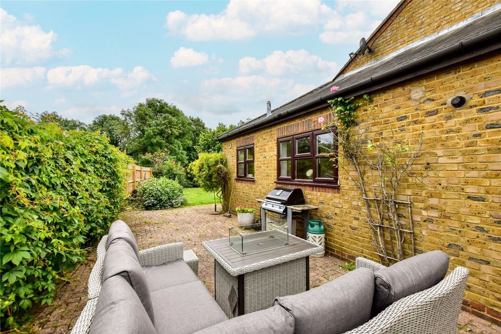Additional image 30 of 4 bed semi-detached house for saleDairy Way, Abbots Langley WD5