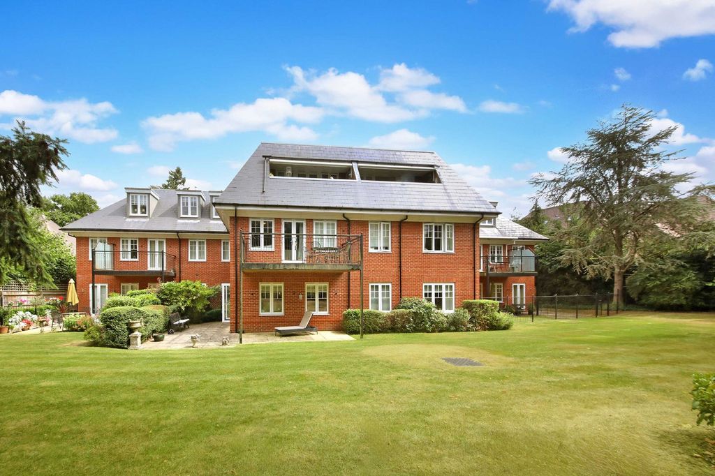 Additional image 13 of 2 bed flat for saleStation Road, Beaconsfield HP9