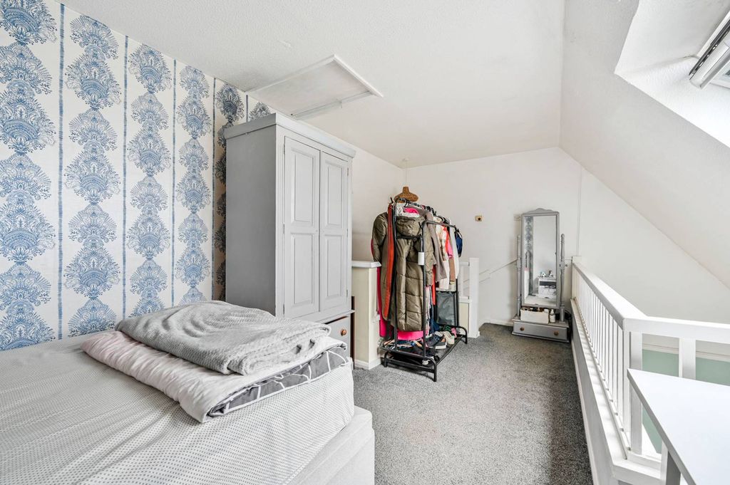 Additional image 8 of 1 bed flat for saleVeryan, Goldsworth Park, Woking GU21