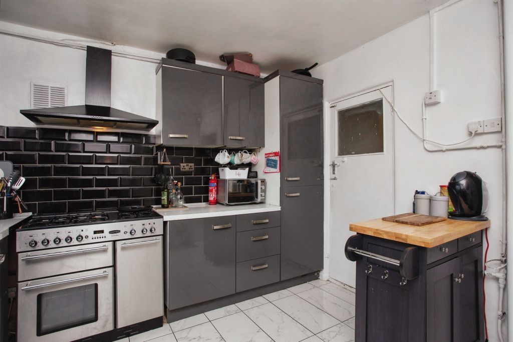 Additional image 8 of 7 bed semi-detached house for saleMaylands Road, Watford WD19
