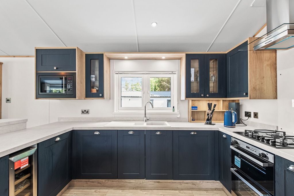 2 bed property for saleCastleton Road, Tullibardine PH3 photo 5