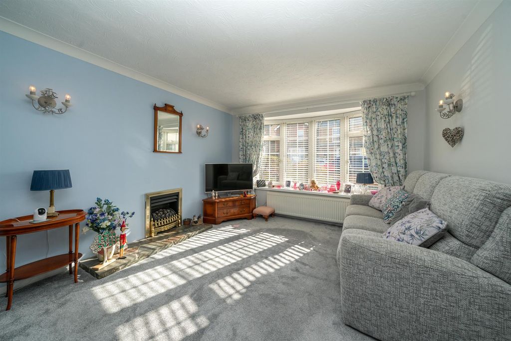 Additional image 3 of 3 bed property for saleBreakspeare Road, Abbots Langley WD5