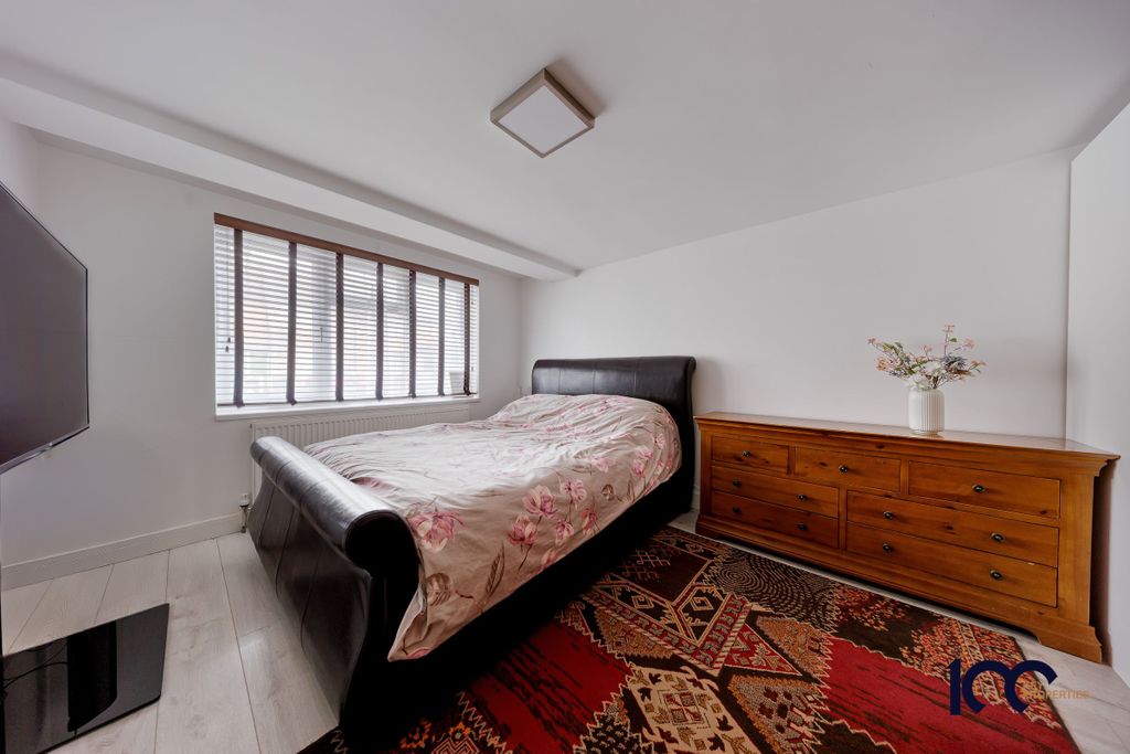 Additional image 11 of 4 bed semi-detached house for saleEliot Road, Dagenham RM9