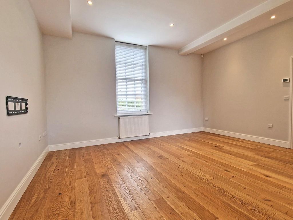 2 bed flat for saleThe Parade, Caversfield, Bicester OX27 photo 3