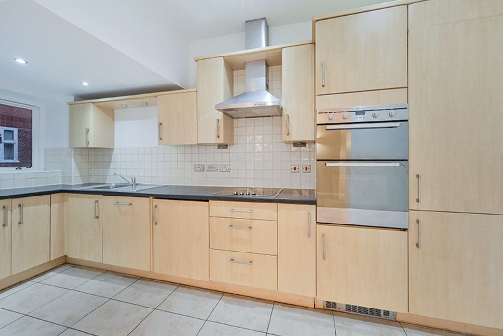 Additional image 4 of 2 bed flat for saleElizabeth Drive, Banstead SM7