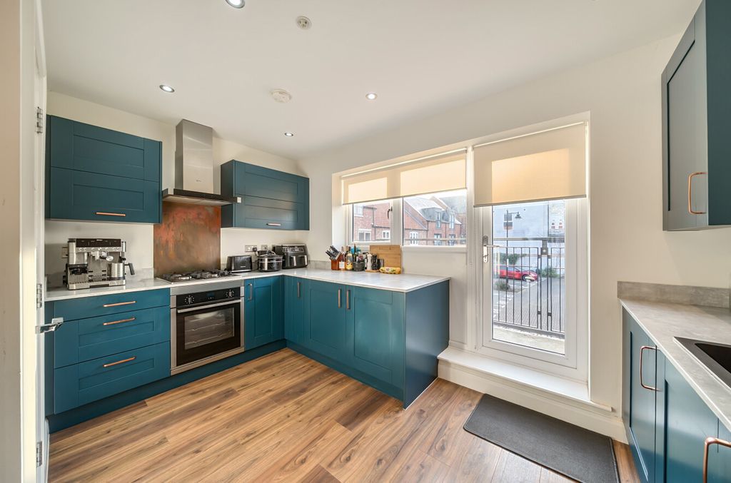 Additional image 2 of 2 bed flat for saleScotts Court, Hull HU1