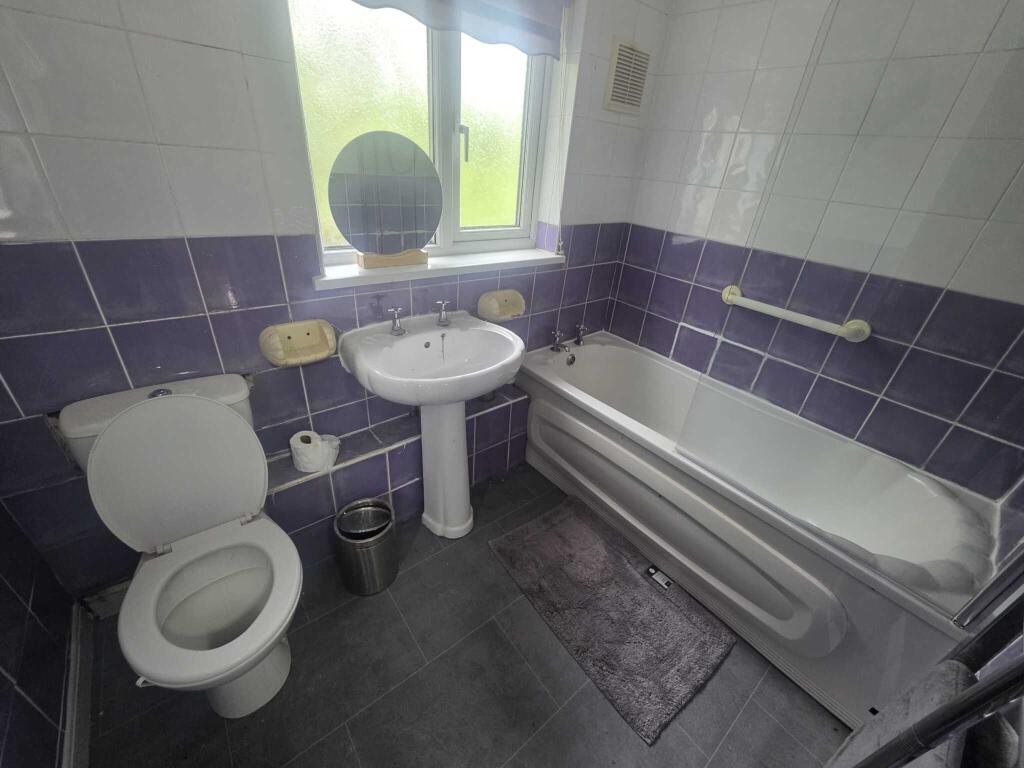 Hazeledene Road photo 2