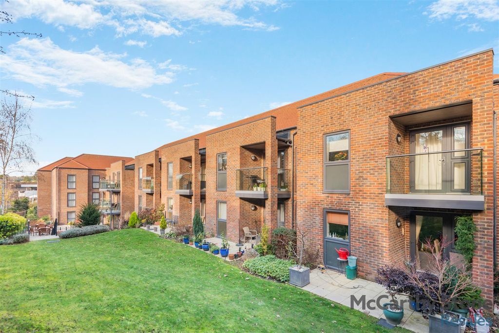 Additional image 14 of 2 bed flat for saleAusten Place, Lower Turk Street, Alton GU34
