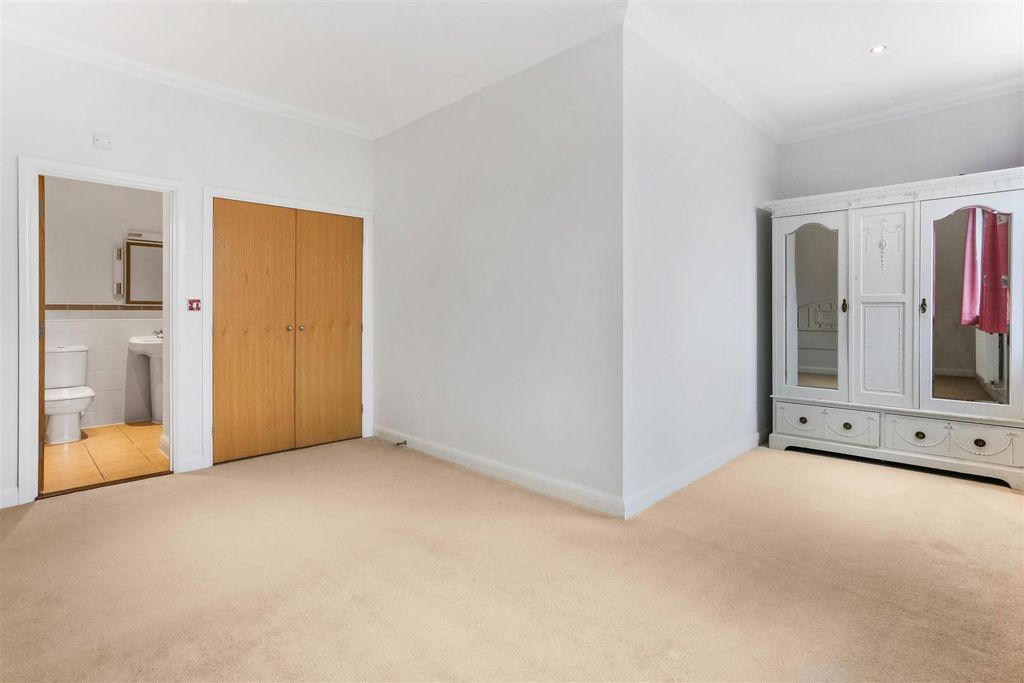 Additional image 12 of 2 bed flat for saleThe Tracery, Banstead SM7