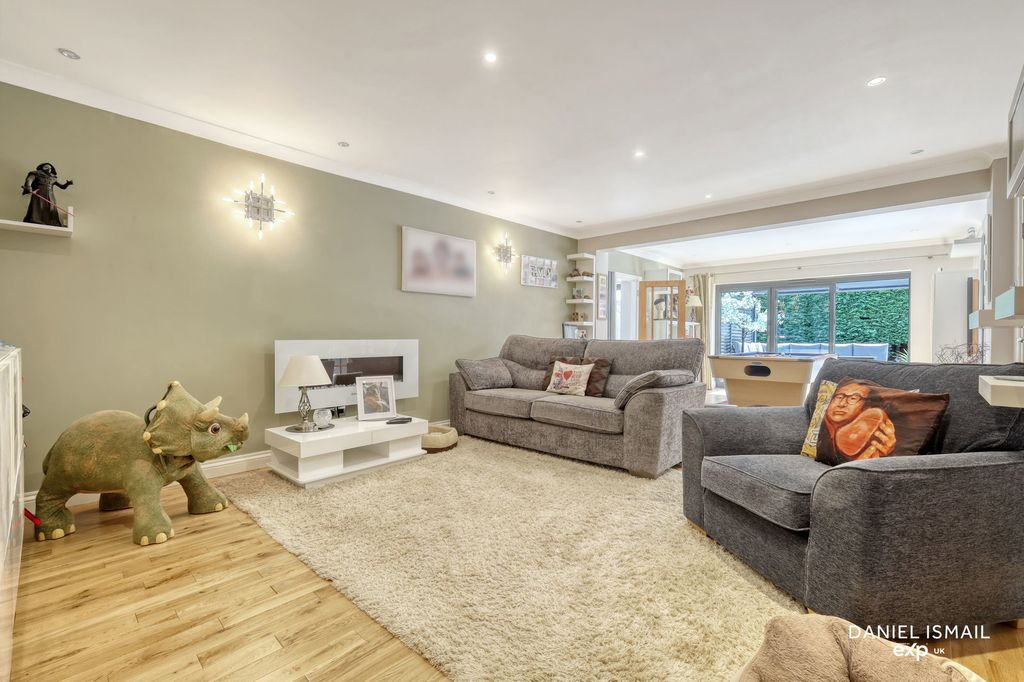 Additional image 13 of 5 bed detached house for saleGreat Berry Lane, Langdon Hills, Basildon SS16