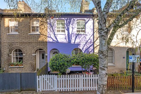 Chiswick Road, London W4