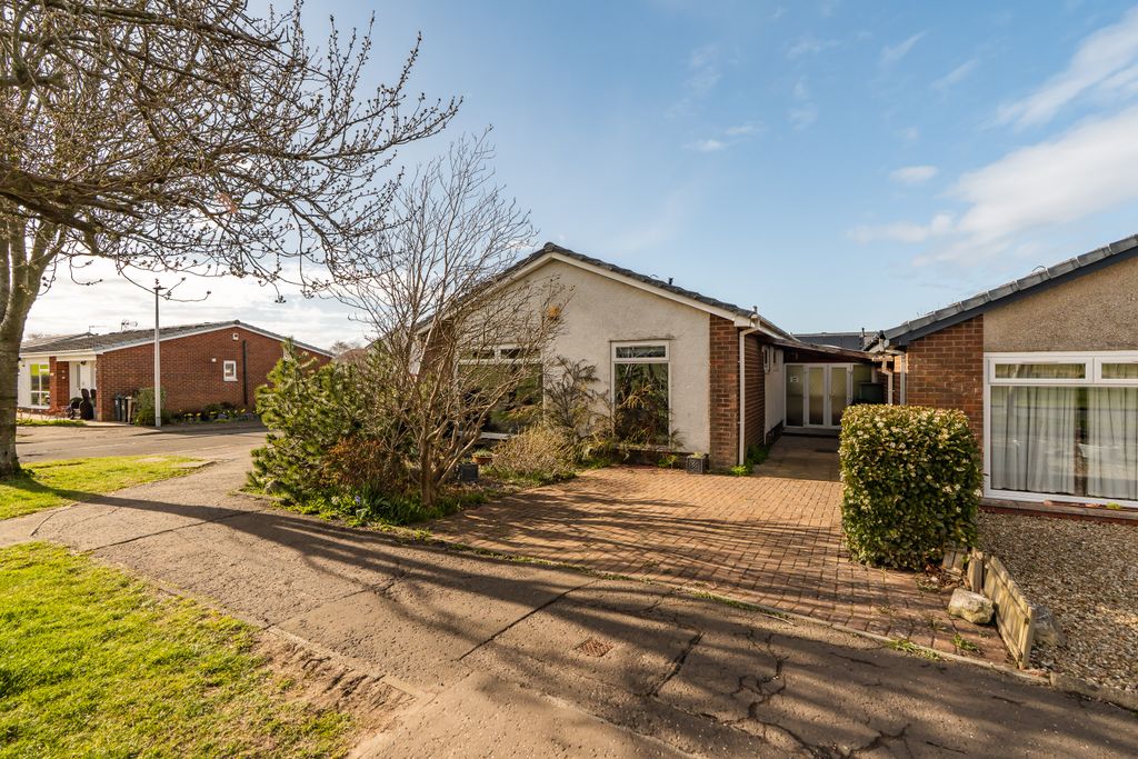 Additional image 2 of 4 bed bungalow for sale18 Cockburn Crescent, Edinburgh EH14