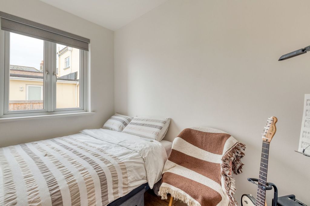 Additional image 18 of 2 bed flat for sale2 Windmark, Byron Lane, St Helier JE2