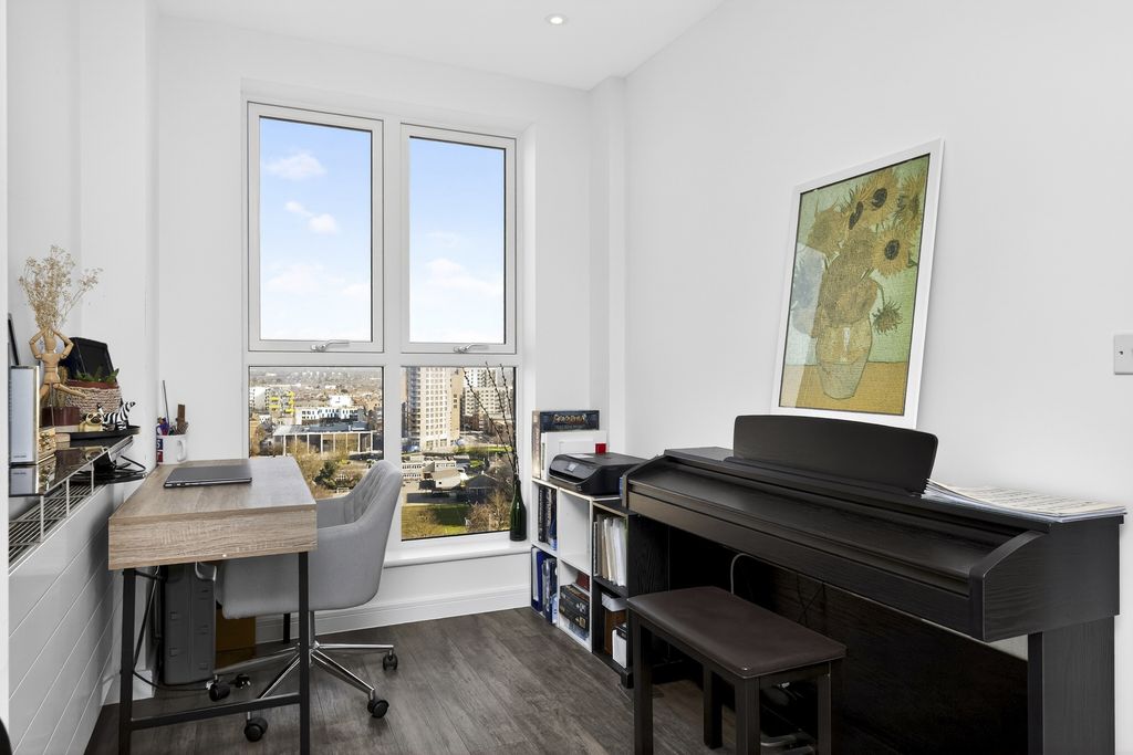 3 bed flat for sale8 Drydock Square, Barking IG11 photo 5