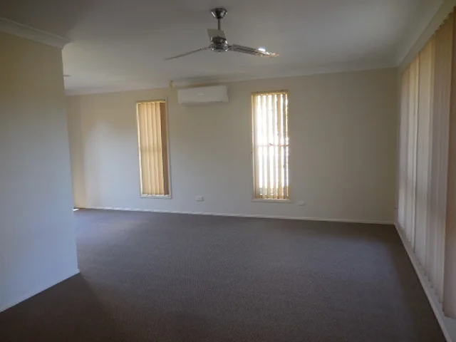 Additional image 3 of 24 Dauphin Crescent, Merrimac QLD 4226