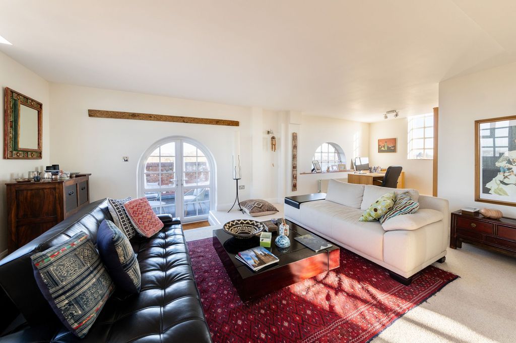 Additional image 5 of 2 bed penthouse for saleCoopers Lane, Abingdon OX14
