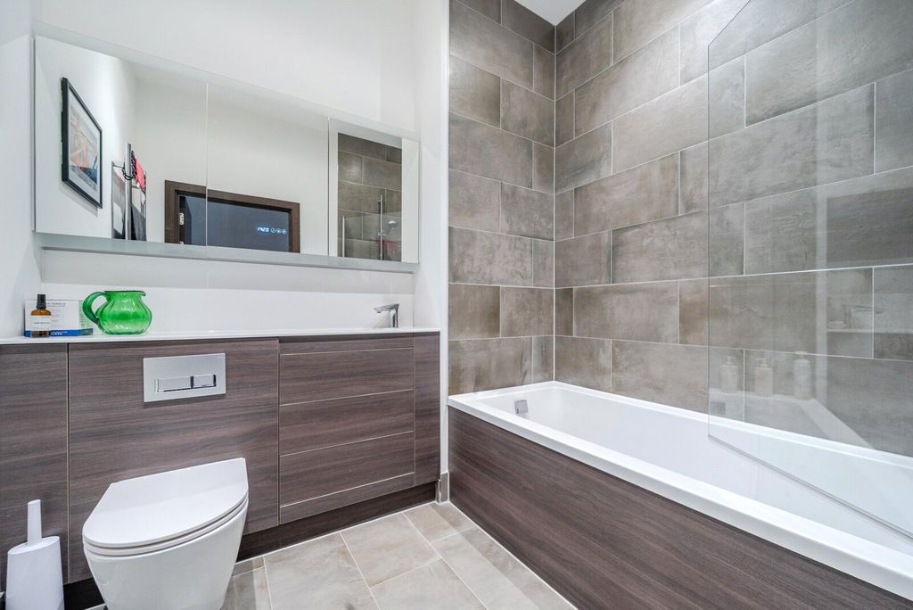 Additional image 12 of 3 bed flat for saleMccarthy Crescent, Wellesley, Aldershot GU11