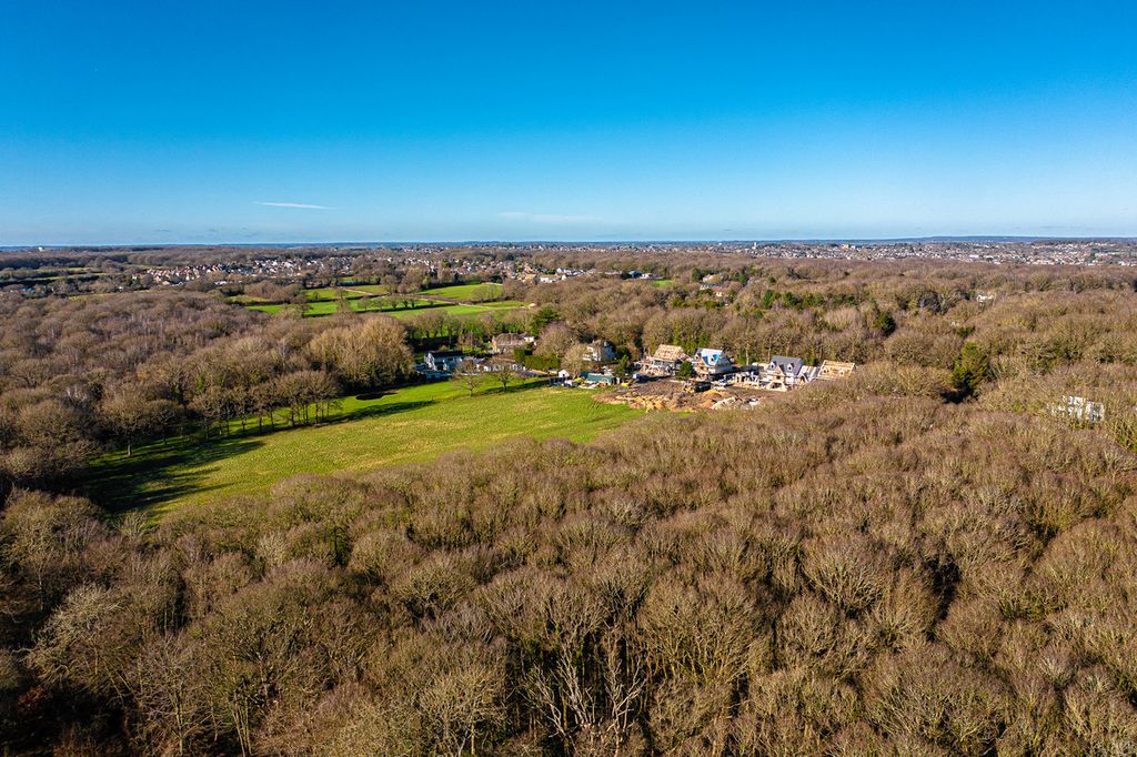 Additional image 5 of 6 bed detached house for saleNashlea Farm, Poors Lane North, Benfleet SS7
