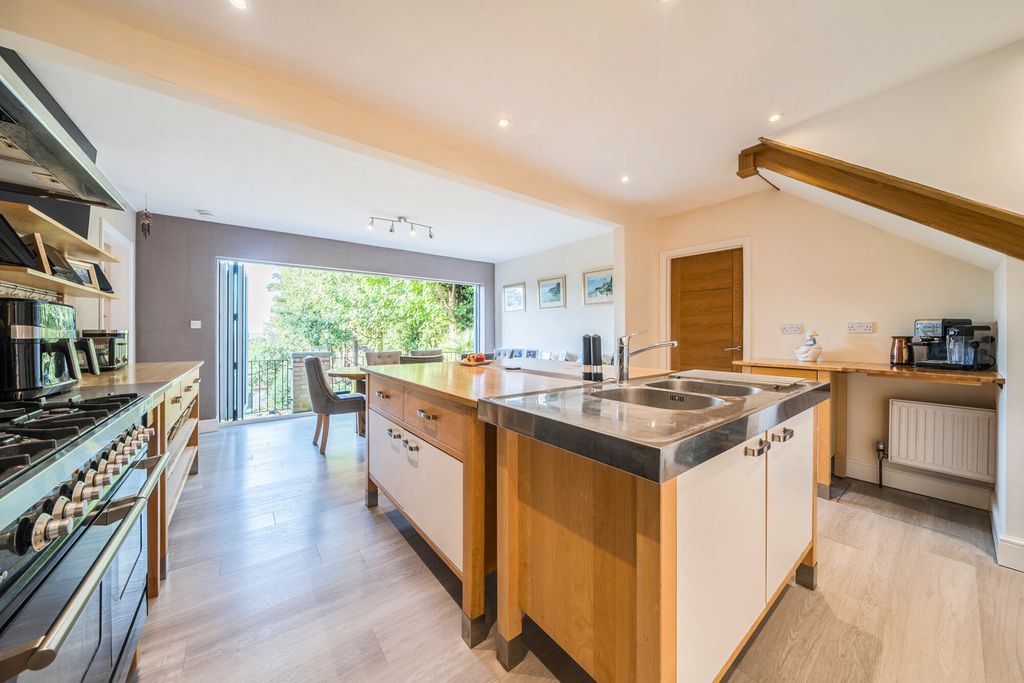 Additional image 22 of 8 bed detached house for saleFremantle Road, Belvedere DA17