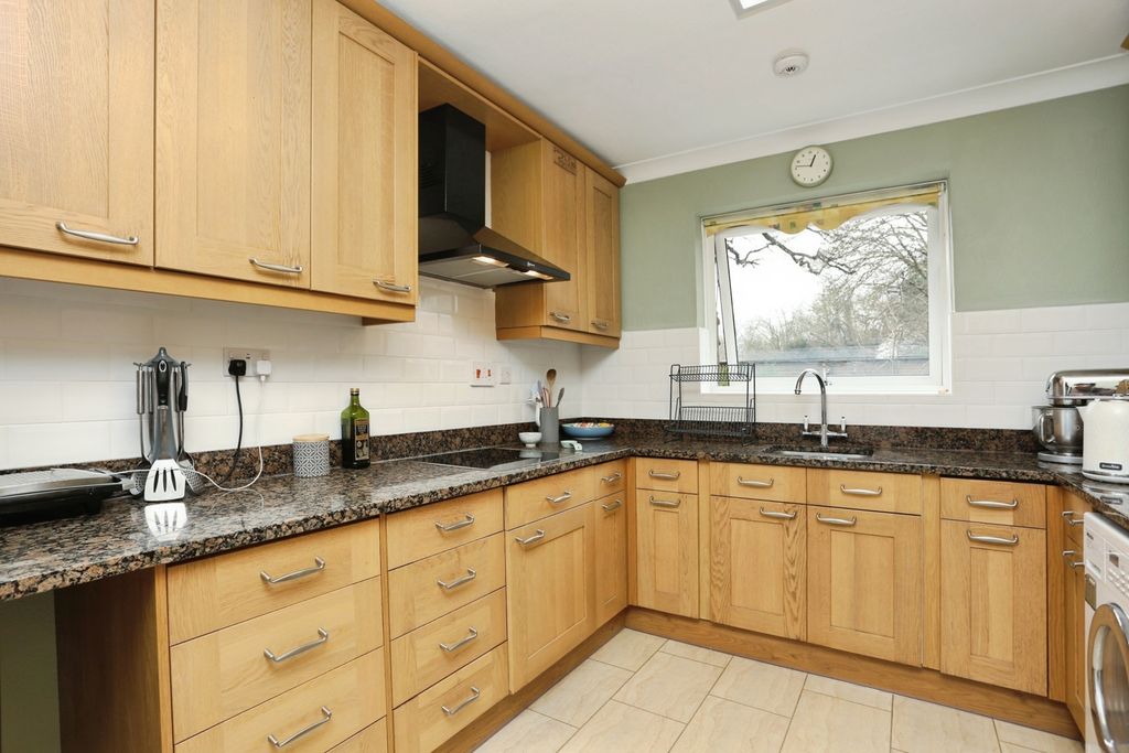 Additional image 6 of 3 bed flat for saleCourt Downs Road, Beckenham BR3