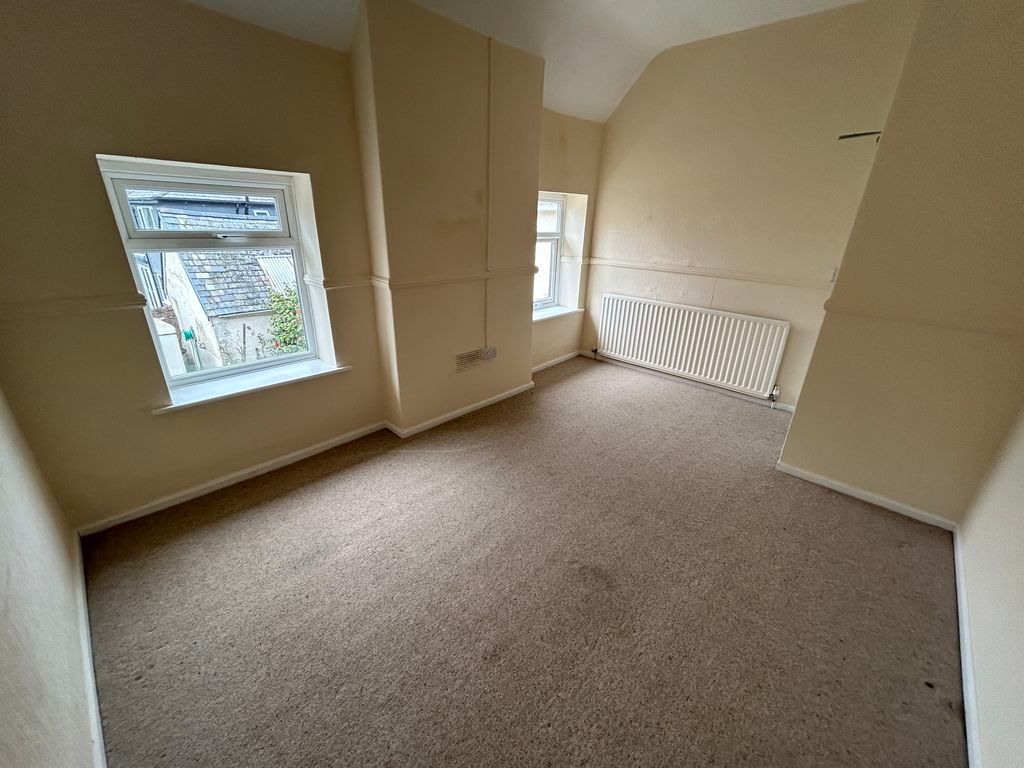 2 bed flat for saleWhinacres, Conwy LL32 photo 5
