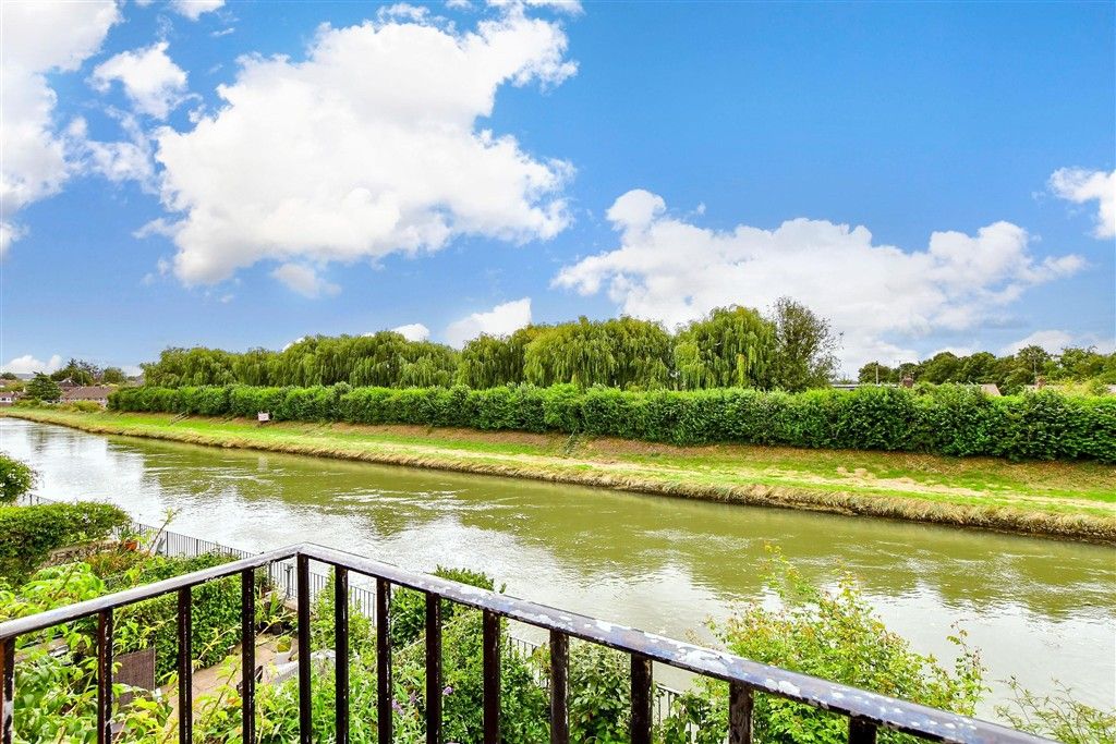 3 bed terraced house for saleSurrey Wharf, Arundel, West Sussex BN18
