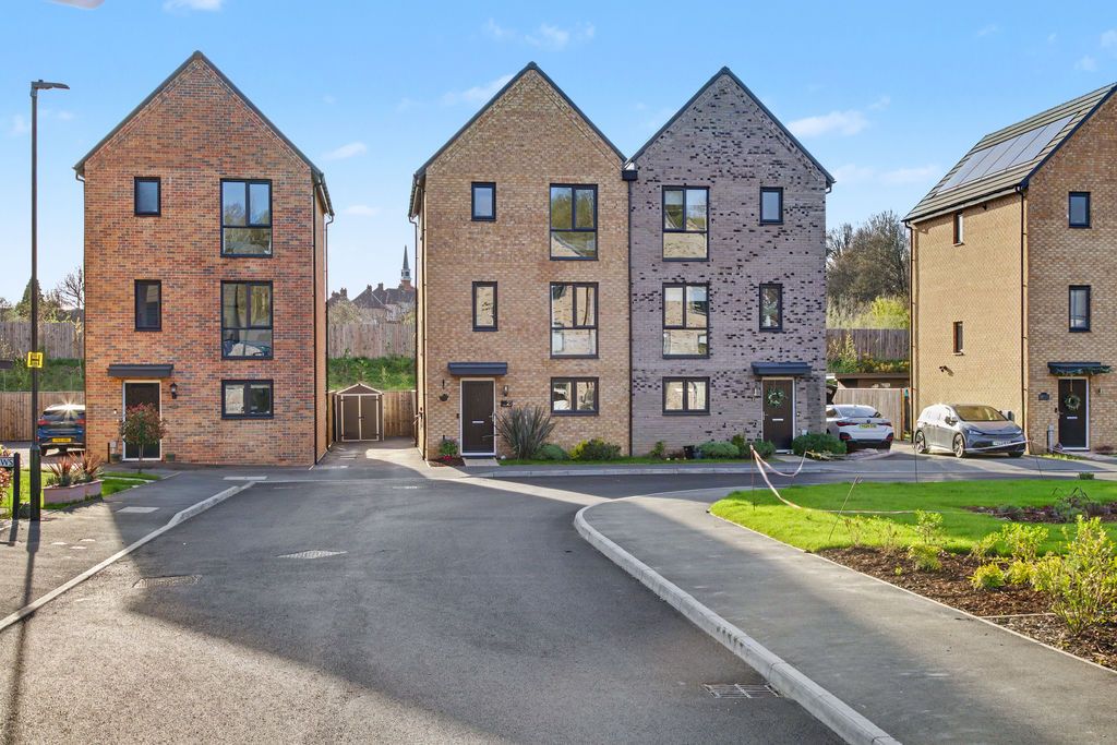 Additional image 5 of 4 bed semi-detached house for saleWoodyard Avenue, Tapton, Chesterfield S41