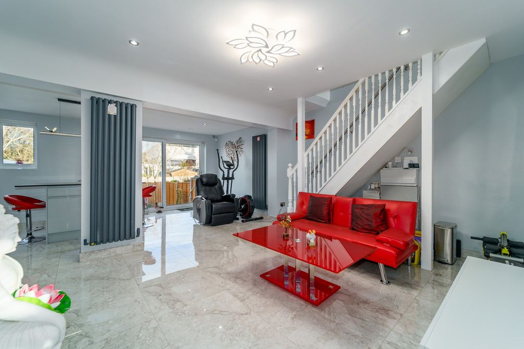 Additional image 8 of 3 bed semi-detached house for saleCompton Place, Watford WD19