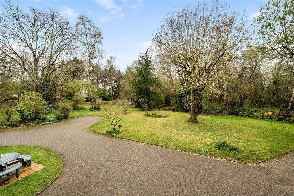 Additional image 24 of 4 bed detached house for saleBarker Close, Arborfield, Berkshire RG2