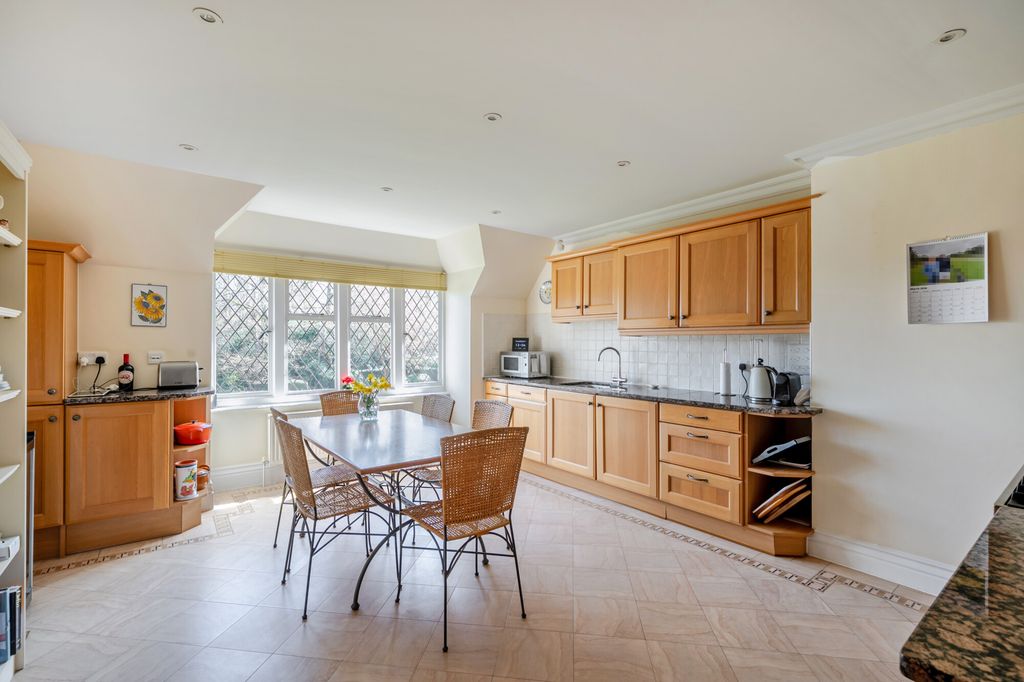Additional image 3 of 3 bed flat for saleHolly Hill Drive, Banstead SM7