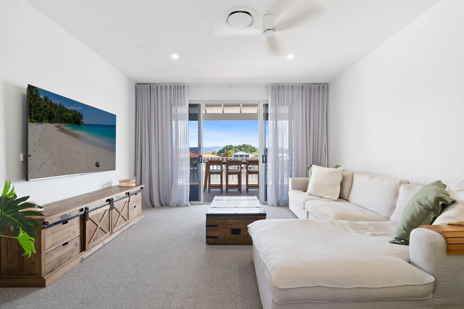 Additional image 9 of 97 Sir Bruce Small Boulevard, Benowa Waters QLD 4217