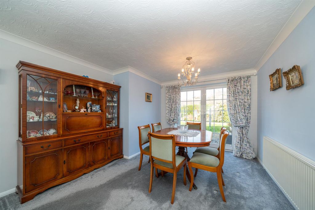 Additional image 4 of 3 bed property for saleBreakspeare Road, Abbots Langley WD5